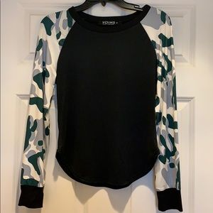 Long sleeve scoop neck top